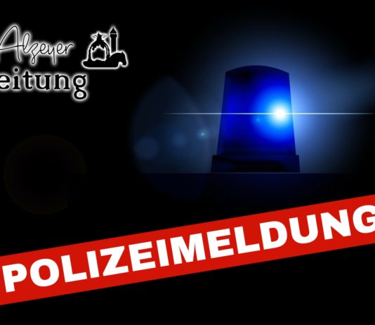 Kleintransporter überschlägt sich