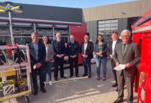 Abrollcontainer für Katastrophenschutz übergeben