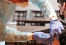 Auf ukrainische Flüchtlinge vorbereitet / Information in Landessprache im Impfzentrum