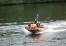 Schwimmer durchqueren den Rhein und lösen Rettungseinsatz aus