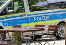 Schwerverletzes Unfallopfer – Fahrer flüchtet mehrfach vor Polizei