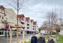 LANDKREIS UND ALTSTADTVEREIN SPENDEN BÄUME ZUM 1800. GEBURTSTAG