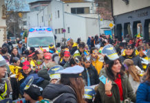 Alzeyer Kinderumzug schlängelt sich durch volle Volkerstadt