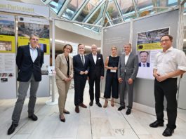 Wanderausstellung des Deutschen Bundestages in Worms eröffnet: Einblicke in die Demokratie