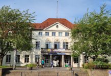 Feuer auf dem Gelände der Uniklinik sorgt für starke Rauchentwicklung und vierstündigen Einsatz