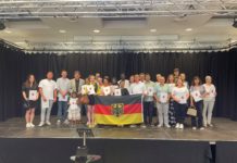 76 neue Staatsbürger feiern ihre Einbürgerung