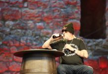 DA CAPO – Tag 2: Markus Krebs bringt den Schlosshof zum Lachen!