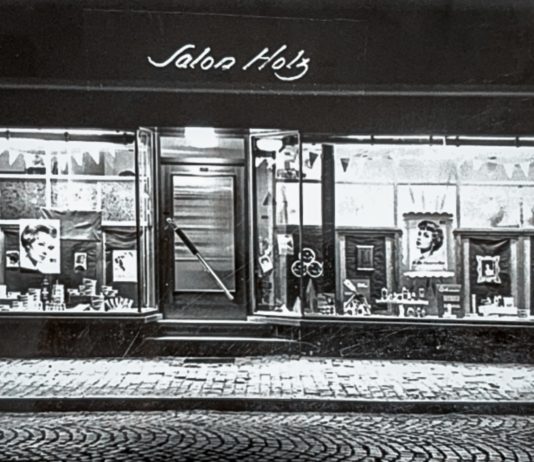 100 Jahre Friseur Holz