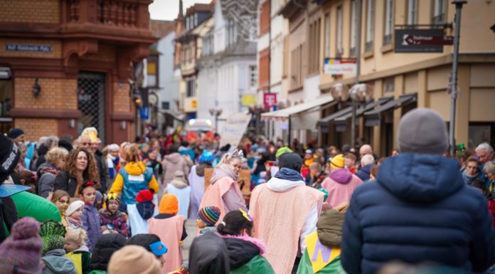 Alzeyer Fastnachtzirkus 2026: „Feiert lokal – Alzey steht Kopf“