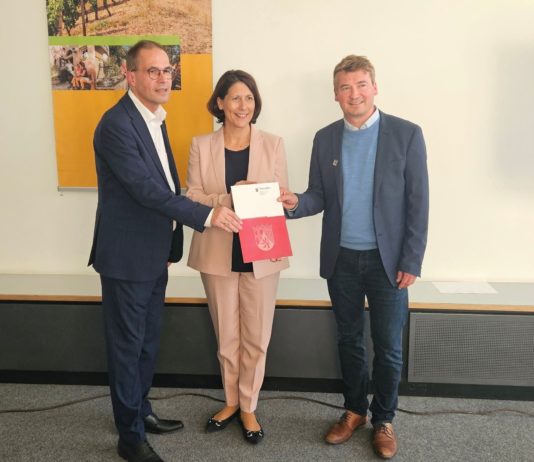 Förderbescheid für fünf neue Hiwweltouren in Rheinhessen