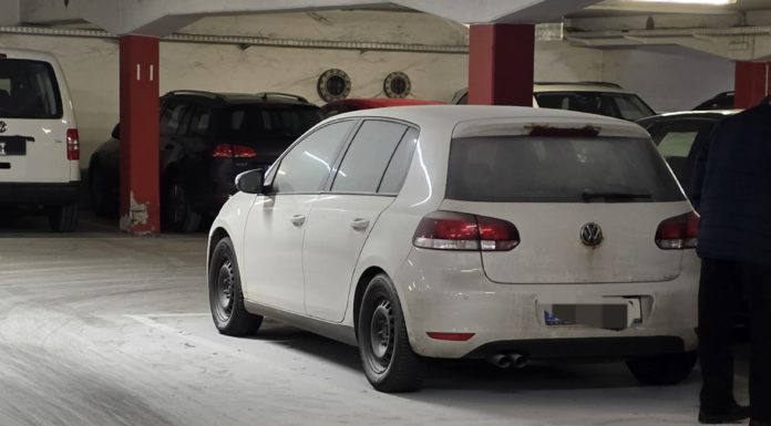 Feuerlöscher in städtischer Tiefgarage erneut ausgelöst