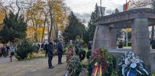 Volkstrauertag: Gedenken auf dem Alzeyer Friedhof