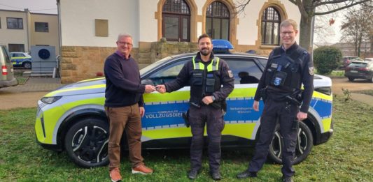 Verbandsgemeinde Wöllstein nimmt erstes vollelektrisches Dienstfahrzeug in Betrieb