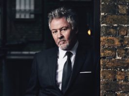 Paul Young beim DA CAPO 2026: Ein Weltstar im Schlosshof