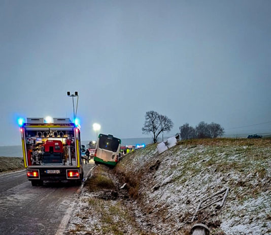 Eltern erheben schwere Vorwürfe nach Schulbusunfall – Anwalt eingeschaltet