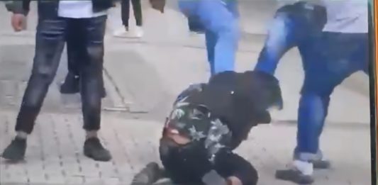 Video zeigt Massenschlägerei in Alzey: Polizei ermittelt und sucht Zeugen