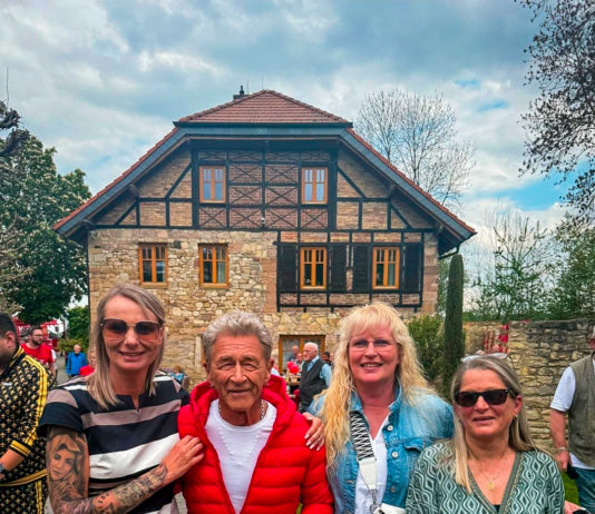 Peter Maffay und Katarina Witt in Alzey für Millionengewinn der Postcode Lotterie