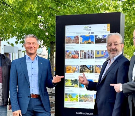 Digitale Infos auf einen Blick / Neue Stele auf dem Obermarkt erweitert Angebot in der Innenstadt