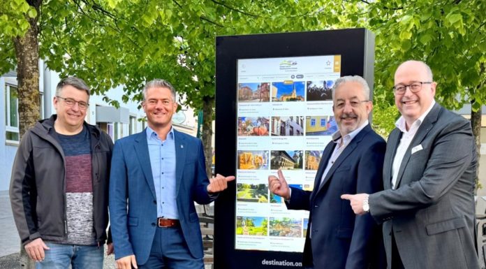 Digitale Infos auf einen Blick / Neue Stele auf dem Obermarkt erweitert Angebot in der Innenstadt