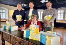 Kinder entdecken ihre Stadt neu / Alzey präsentiert erstes Kinderstadtbuch zum Welttag des Buches