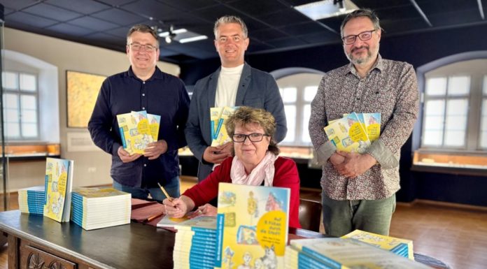 Kinder entdecken ihre Stadt neu / Alzey präsentiert erstes Kinderstadtbuch zum Welttag des Buches