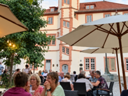 Rheinhessisches Oktoberfest auf dem Fischmarkt: Federweißer-Weißwurst als besondere Premiere
