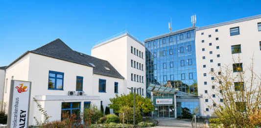 Verdachtsfälle reichen rund fünf Jahre zurück – Videomaterial rückt bei Ermittlungen im Alzeyer Krankenhausumfeld in den Fokus